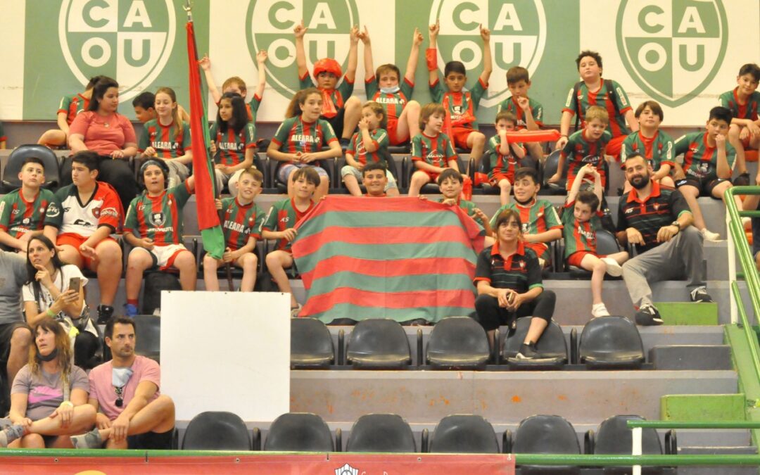 Los chicos jugaron el Open Básquet