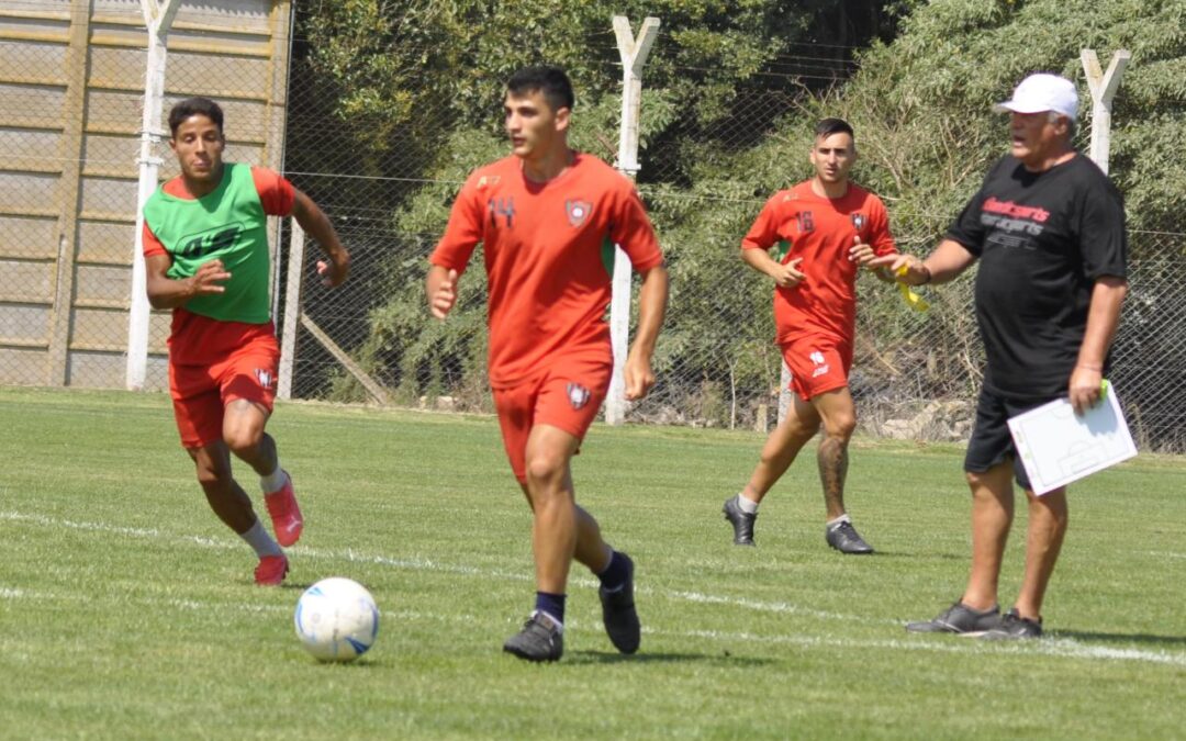 El plantel hizo fútbol y continúa la preparación